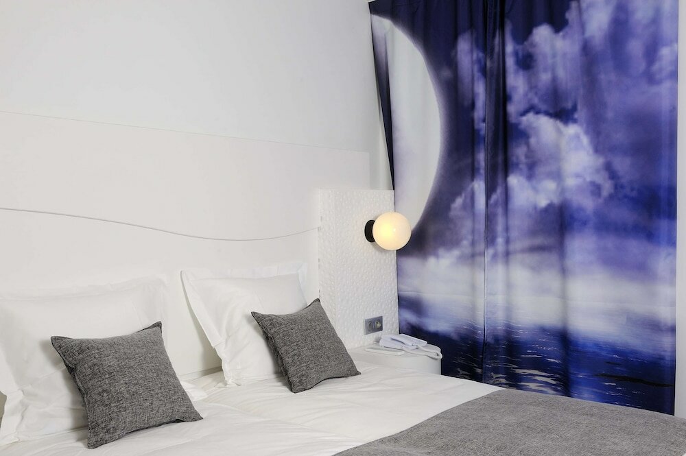 Фото Kyriad Prestige Perpignan Centre Del Mon