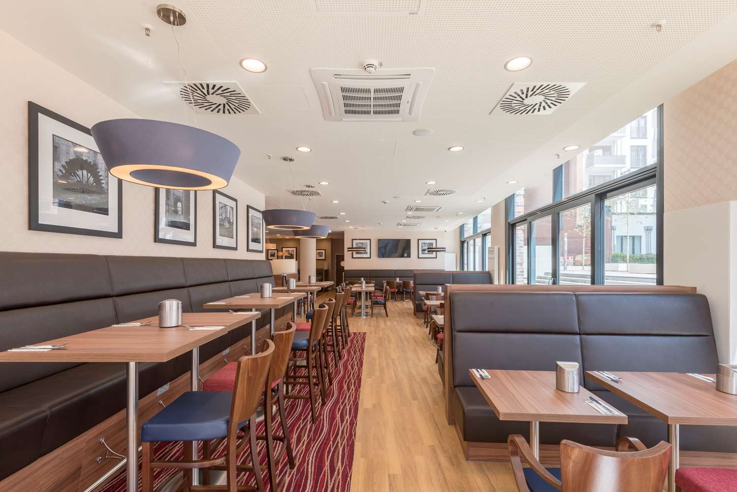 Фото Hampton by Hilton Hamburg City Centre