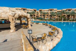 отель Parrotel Lagoon Waterpark Resort