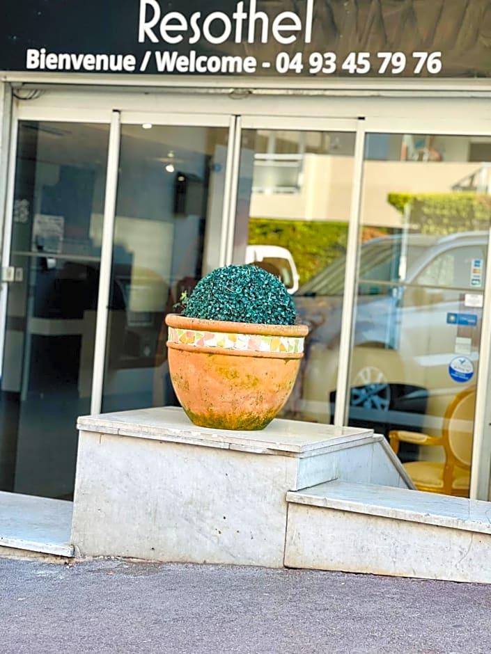 Фото отеля 2