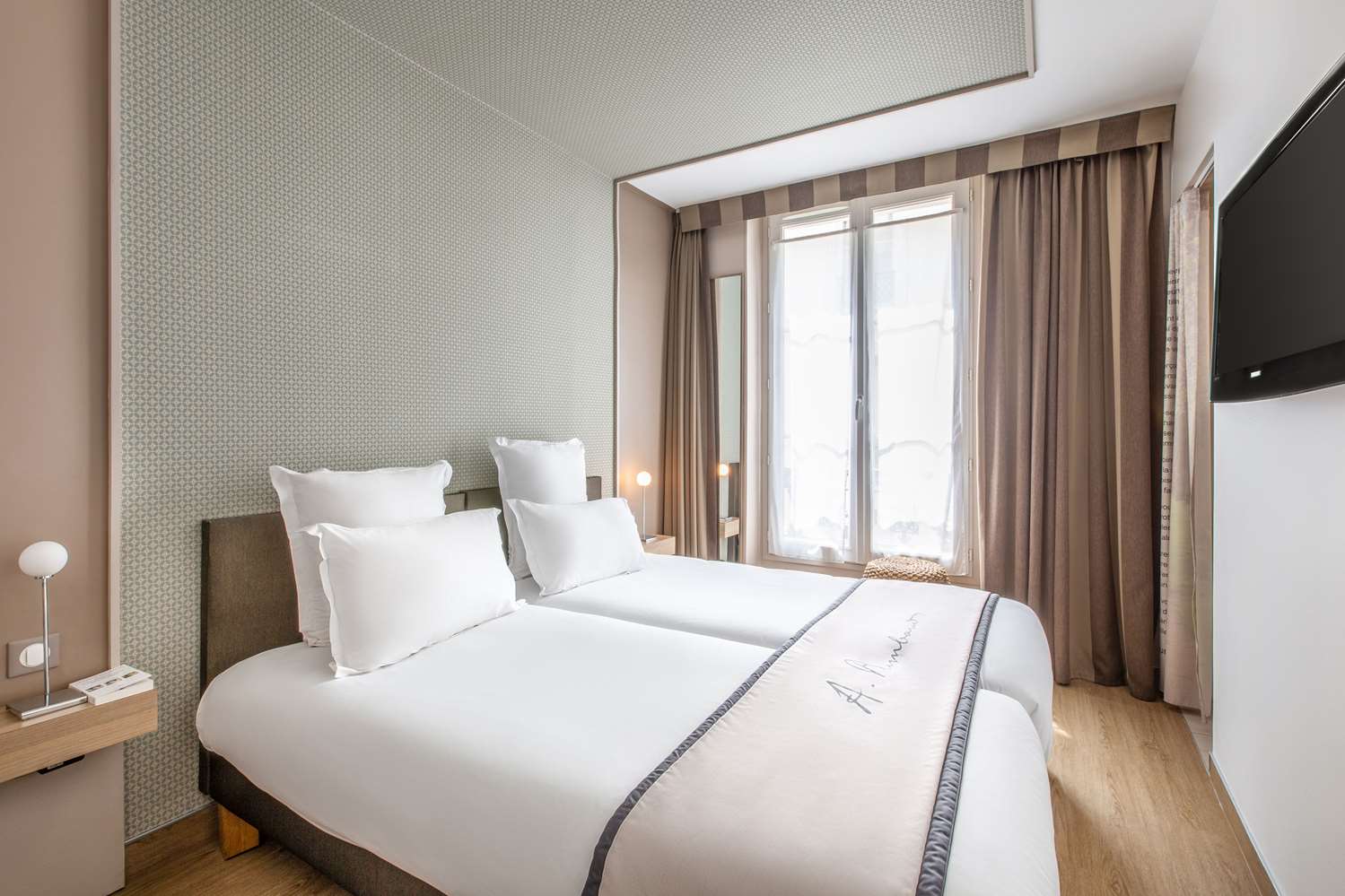 Фото The Hôtel Littéraire Arthur Rimbaud, BW Signature Collection