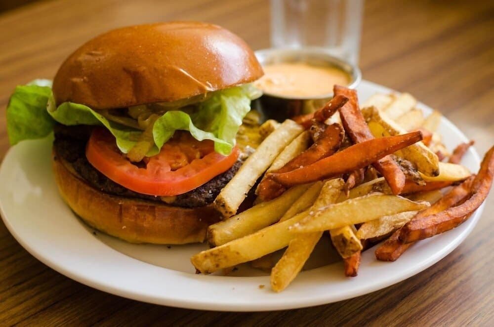 Фото Beverly Laurel Hotel