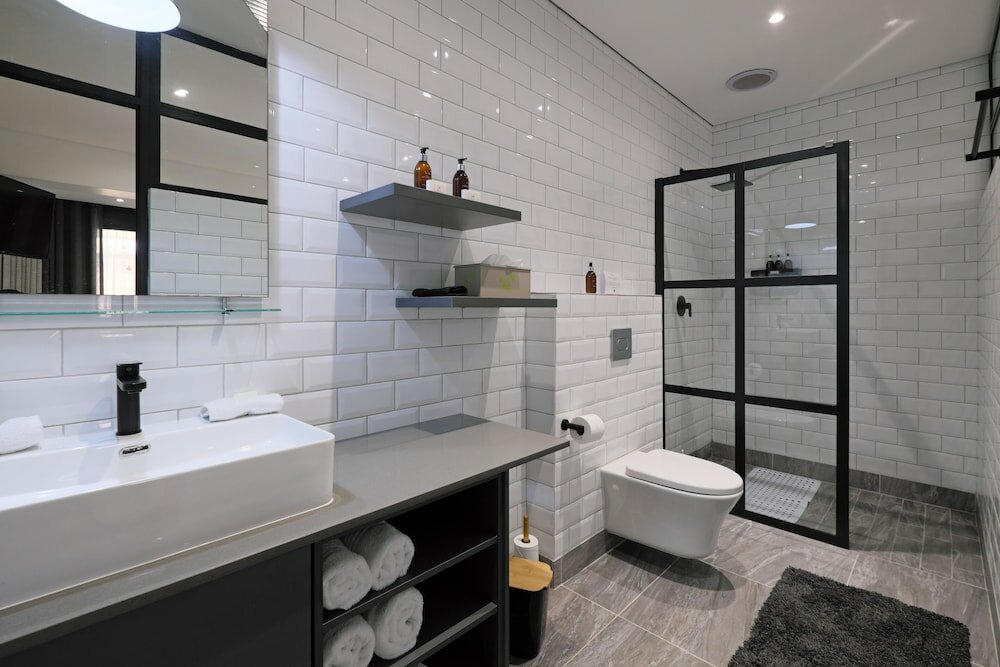 Фото Point B Guest House