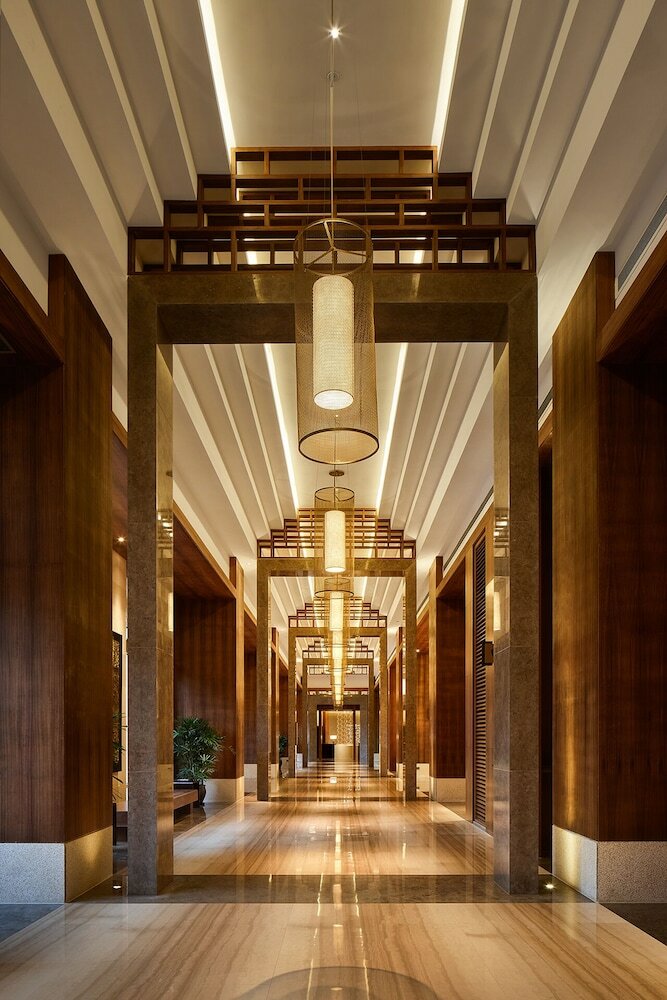 Фото Hualuxe Ningbo Harbor City, an Ihg Hotel