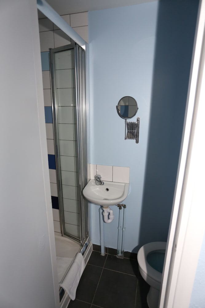 Фото Charlies Hotel