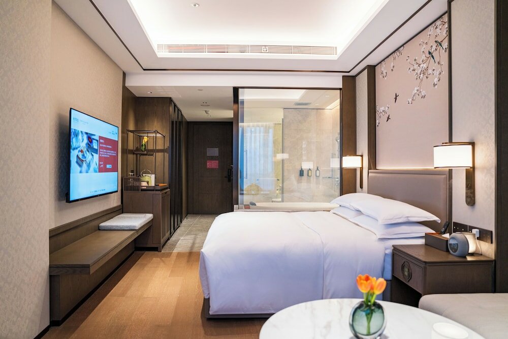 Фото Yuexiu Hotel Guangzhou, Curio Collection by Hilton