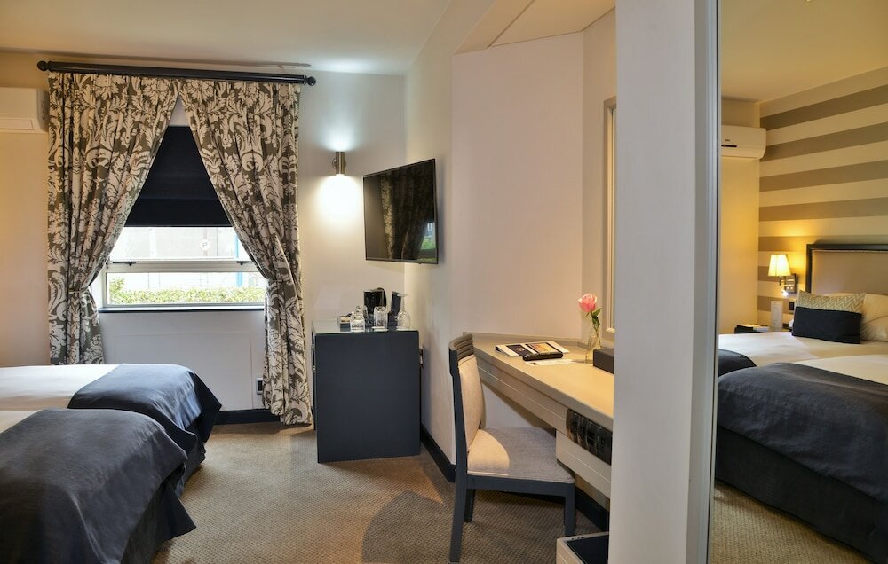 Фото The Portswood Hotel