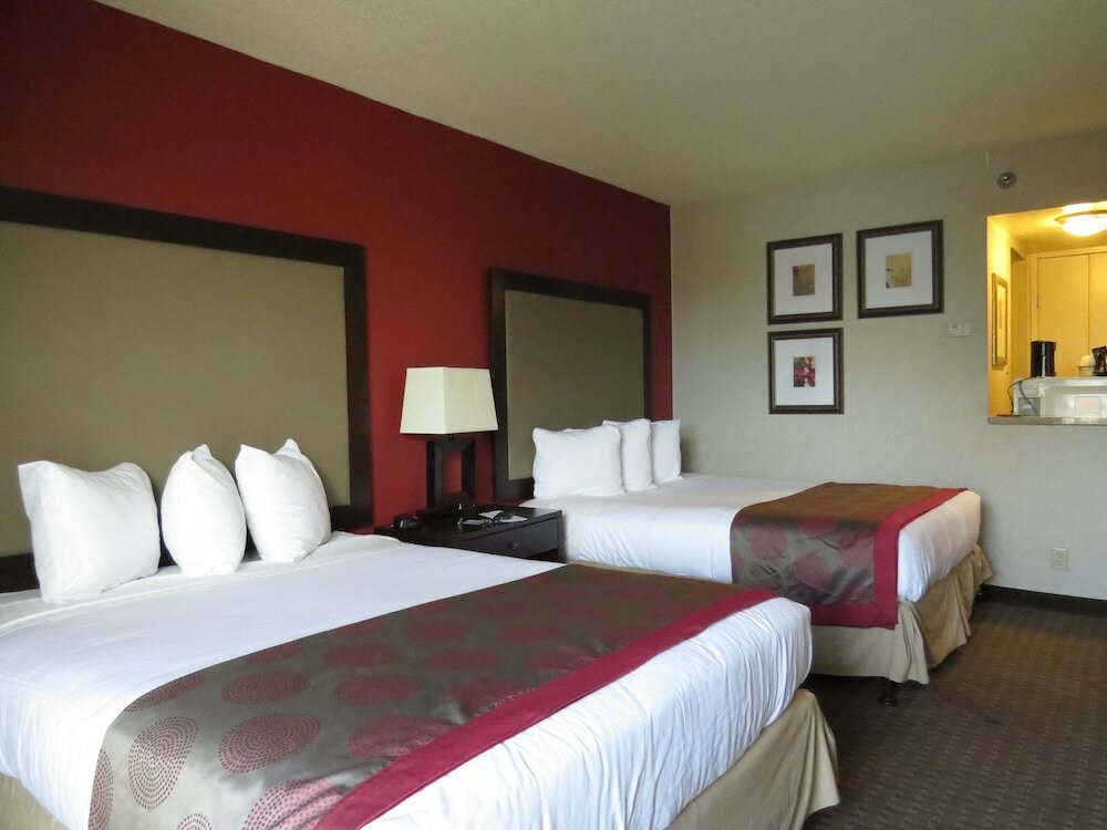 Фото Ramada by Wyndham Phoenix Midtown