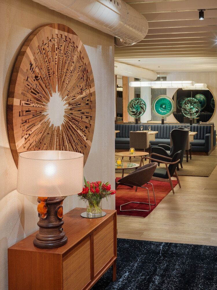 Фото H10 Puerta de Alcalá