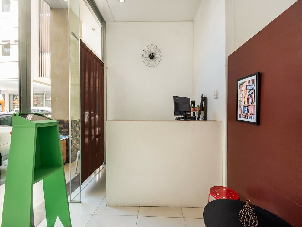 Фото Oyo 443 Maria Cristina Arcade Suites