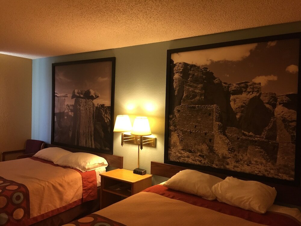 Фото Super 8 by Wyndham Raton