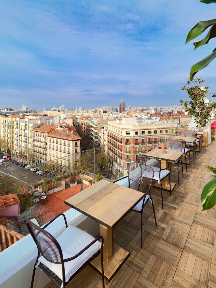 Фото H10 Puerta de Alcalá