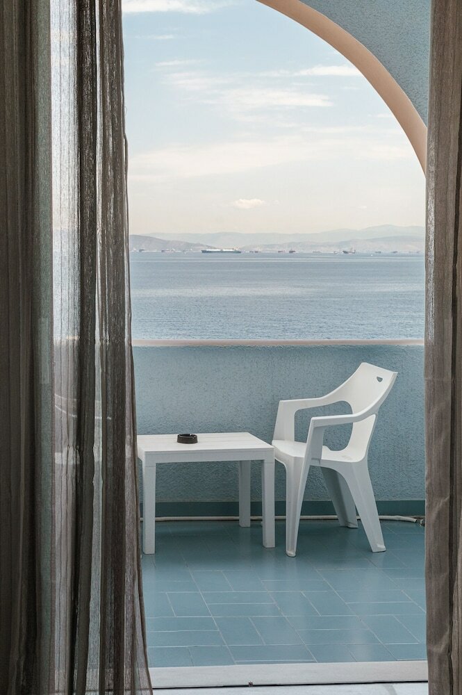 Фото Mistral Apartments Aegina