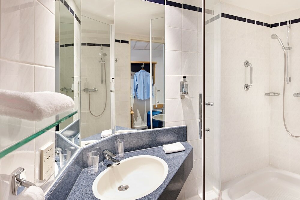 Фото 123800312978