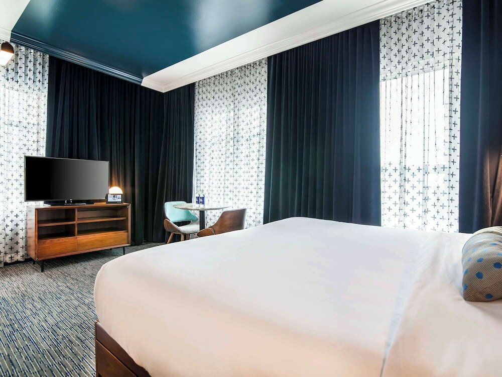 Фото Hotel Belmont Vancouver MGallery