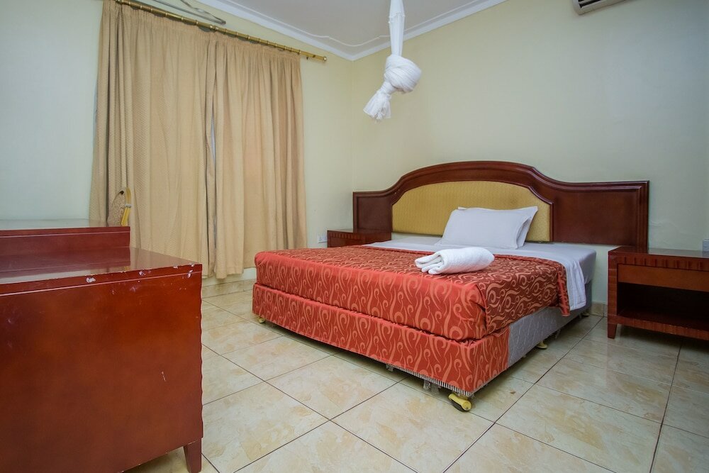 Фото Emerald Hotel