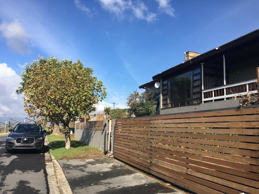 Фото A Queenslin Guesthouse