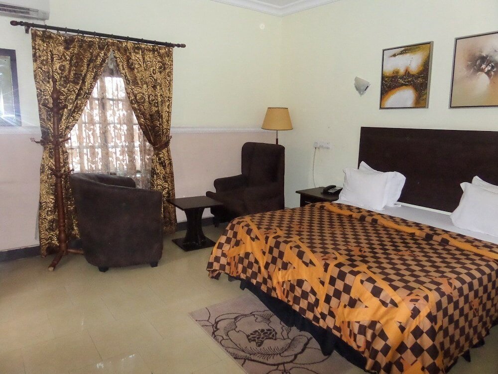 Фото Trafford Hotel