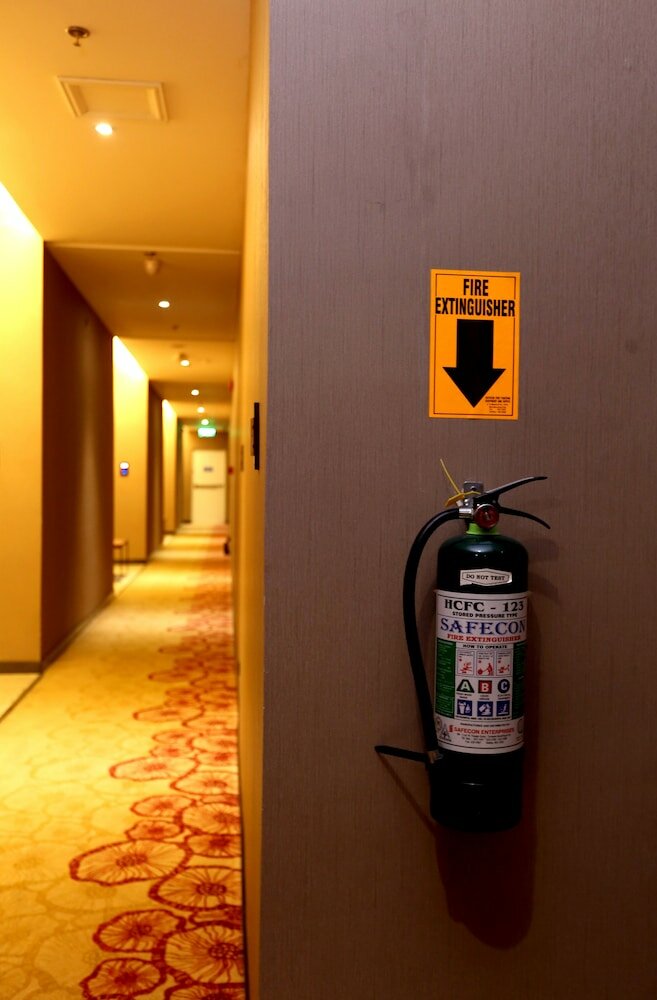 Фото Lotus Blu Hotel