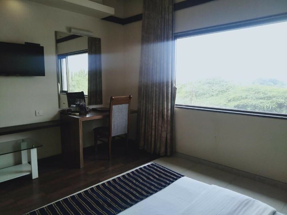 Фото Hotel Udayanraje Palace