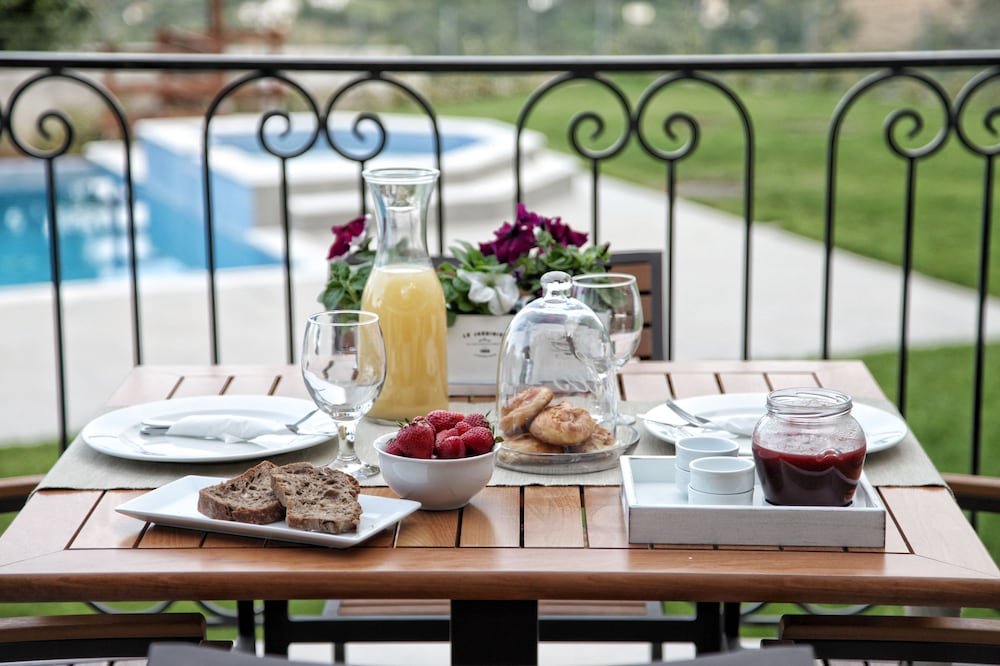 Фото Theta Hotel