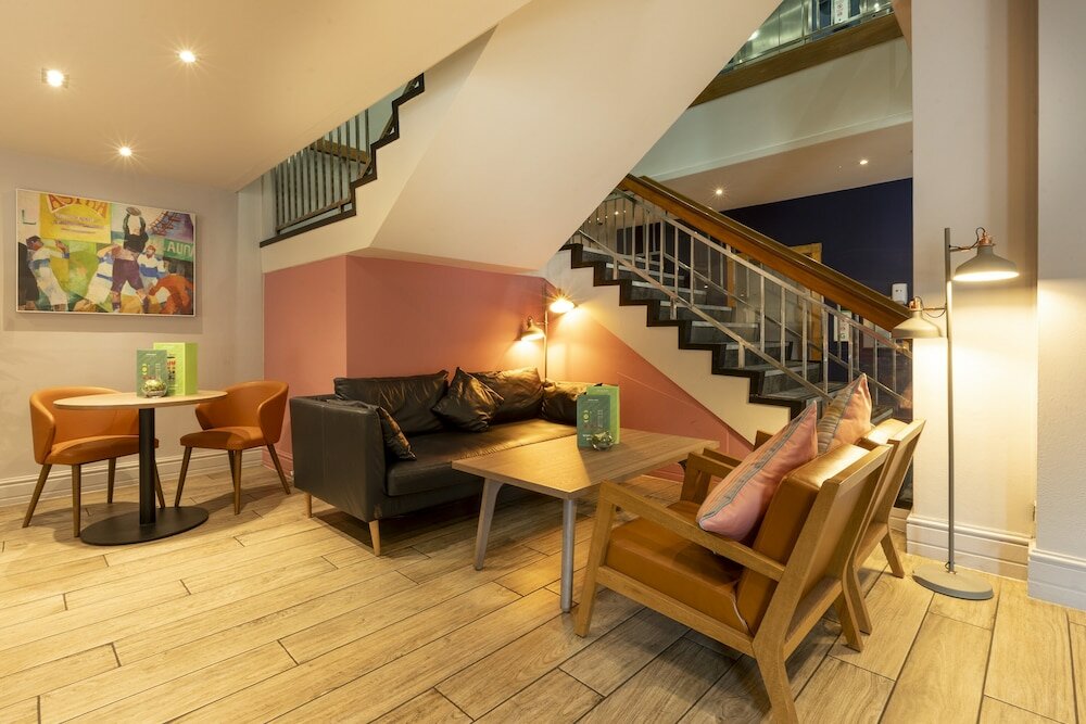 Фото Holiday Inn Cardiff City Centre