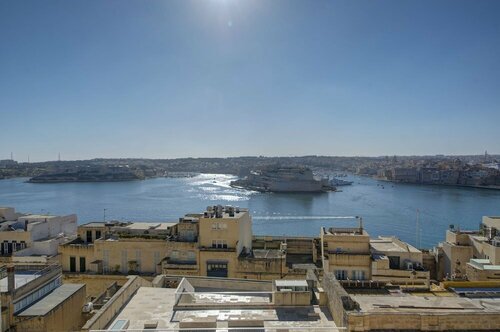 Гостиница Tritoni harbour suites в Валлетте