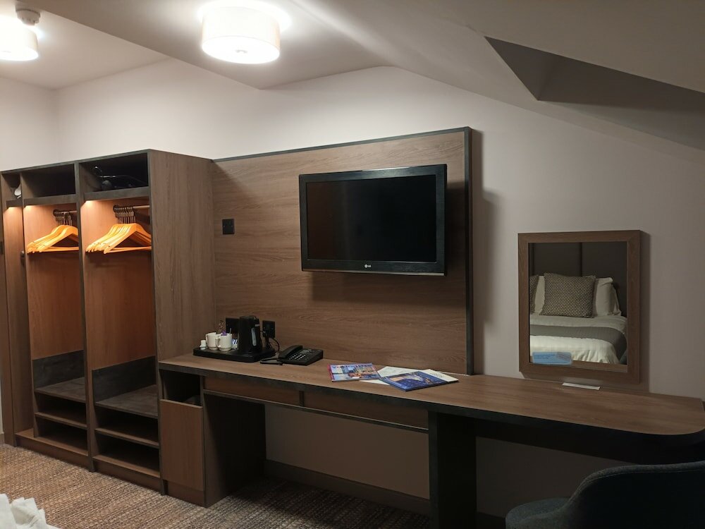 Фото The Corn Mill Lodge Hotel