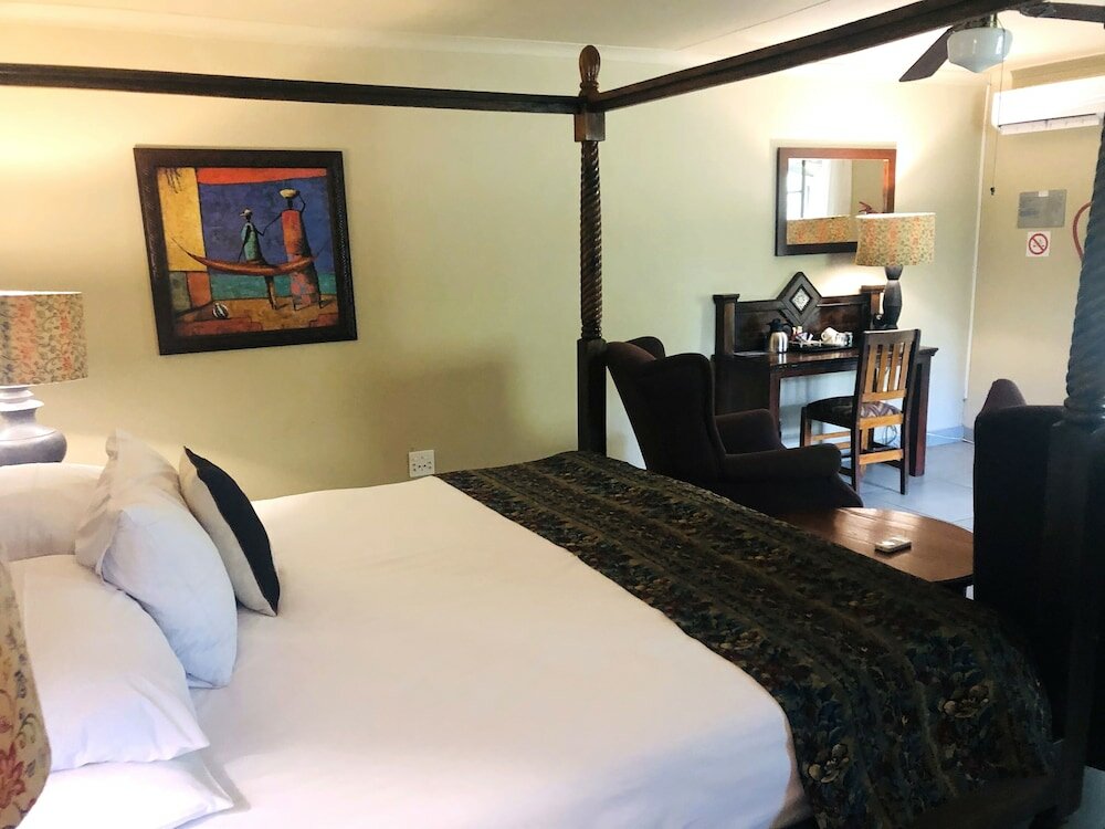 Фото Shangri-La Country Hotel