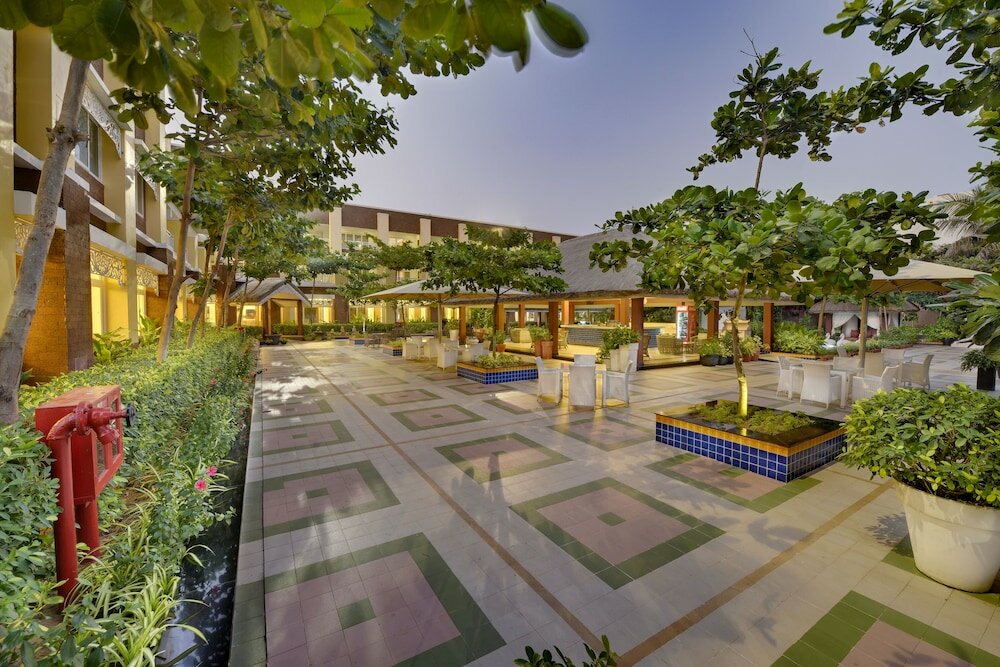 Фото Mayfair Waves