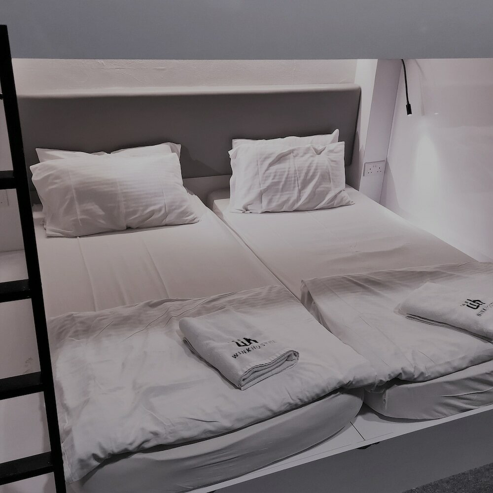 Фото Wink @ Mosque Street