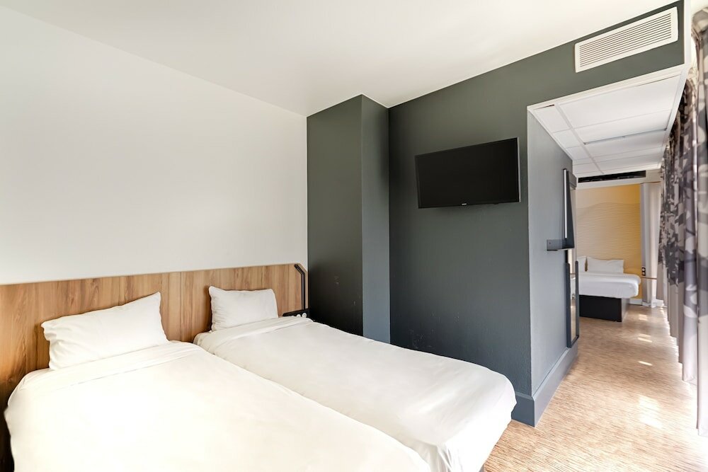 Фото B&b Hôtel Marseille Centre La Joliette