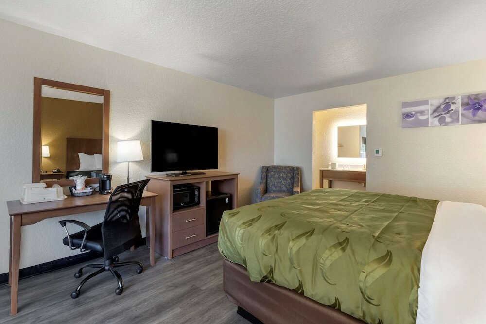 Фото Quality Inn Saint Petersburg North-Tampa Bay