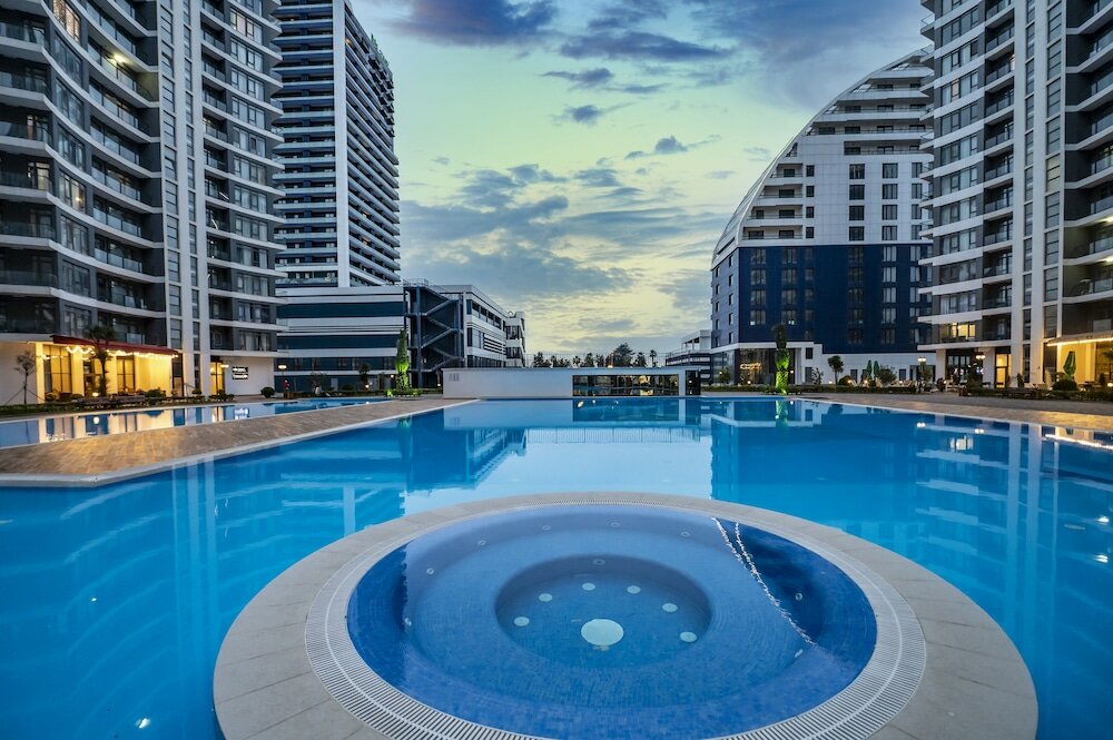 Фото The Grandeur Hotel