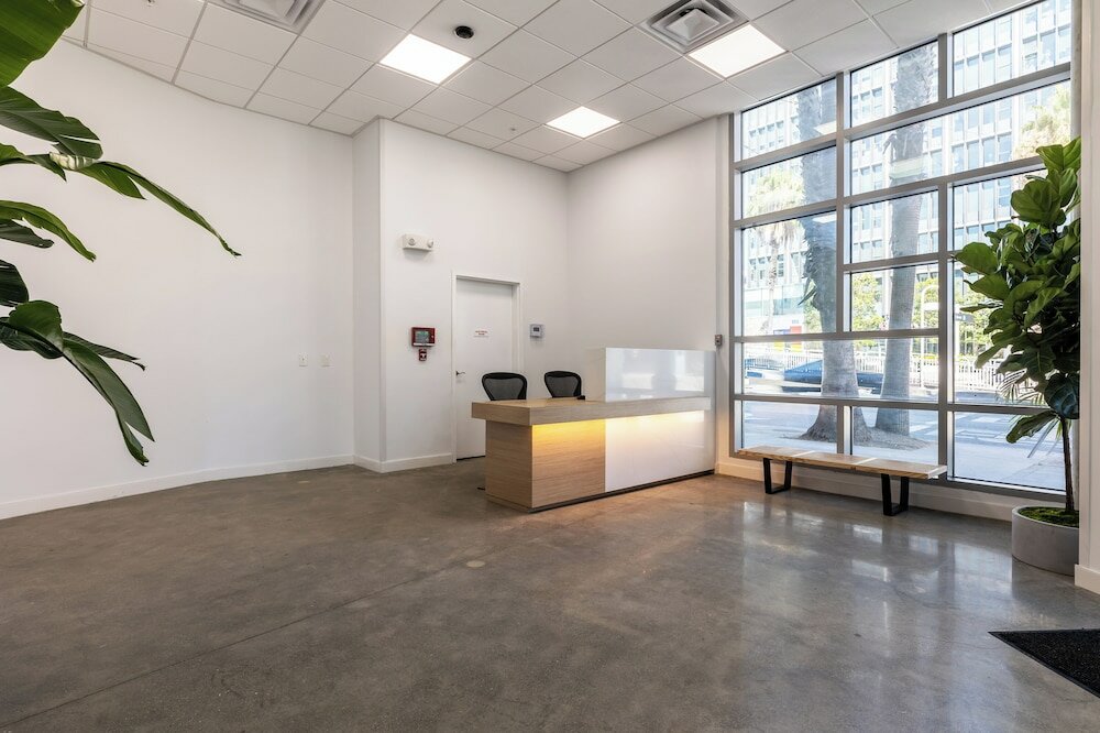 Фото Hotel Mai Downtown Long Beach