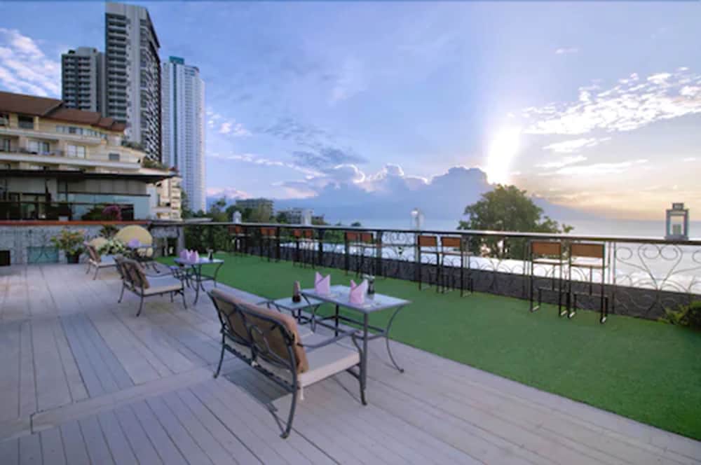 Фото Pattaya Modus Beachfront Resort