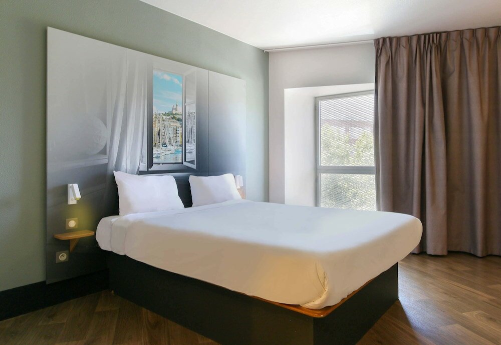 Фото B&B Hôtel Marseille Euromed