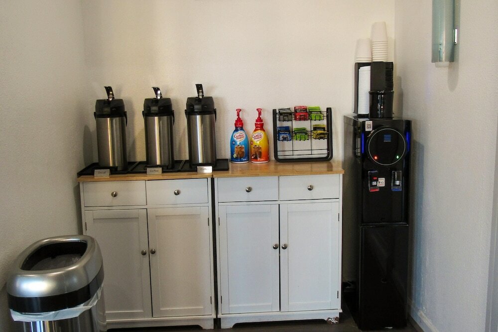 Фото Capri Suites Anaheim