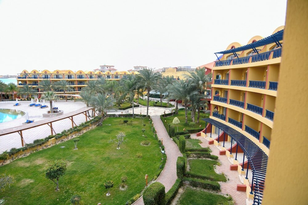 Фото Carols Beau Rivage Hotel