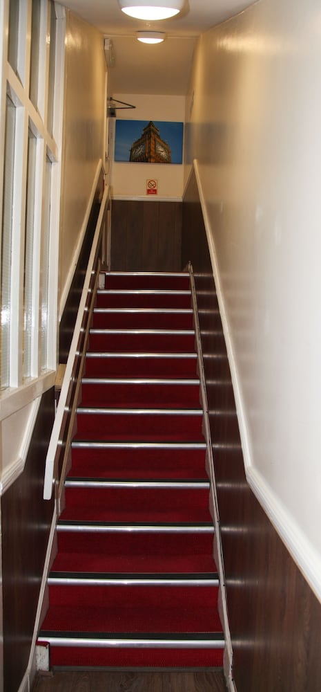 Фото Ascot Hyde Park Hotel