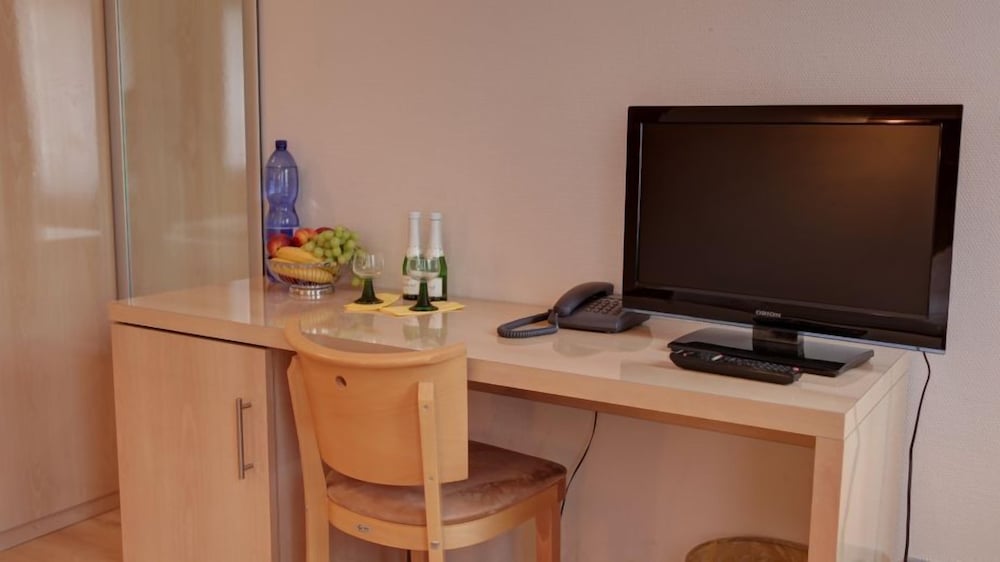 Фото Hotel Am Kurfuerstenplatz - Messe