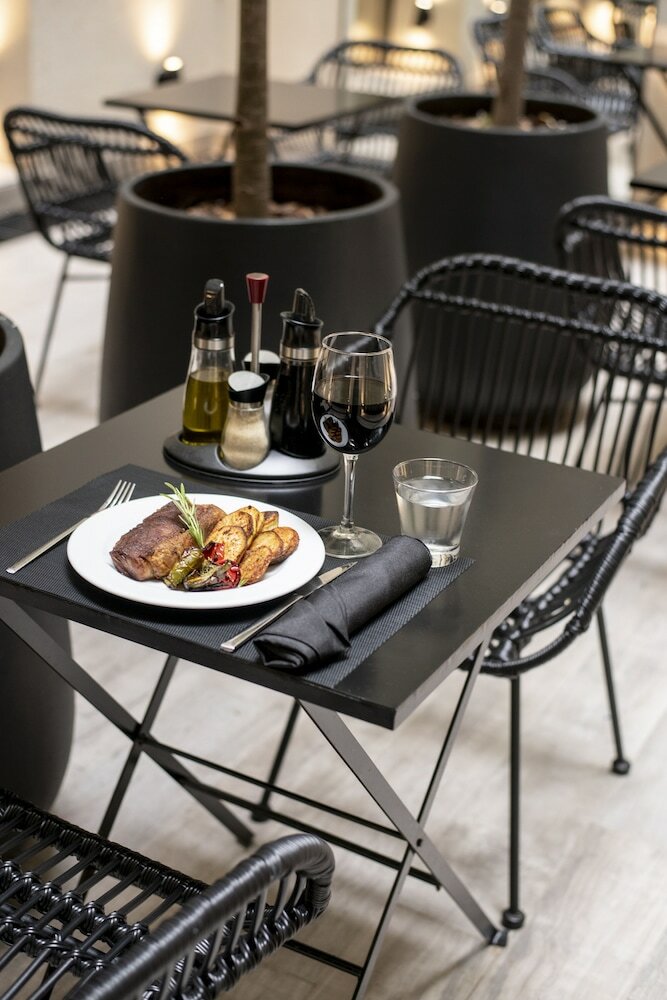 Фото Efe Hotel & Cowork