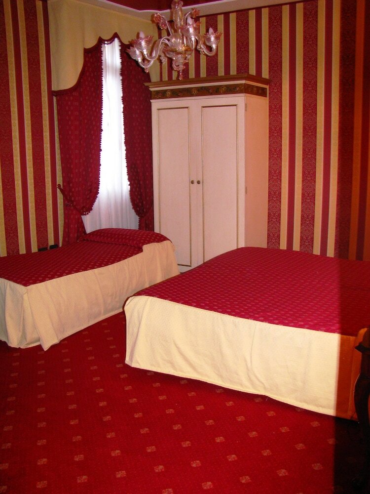 Фото Hotel Belle Epoque