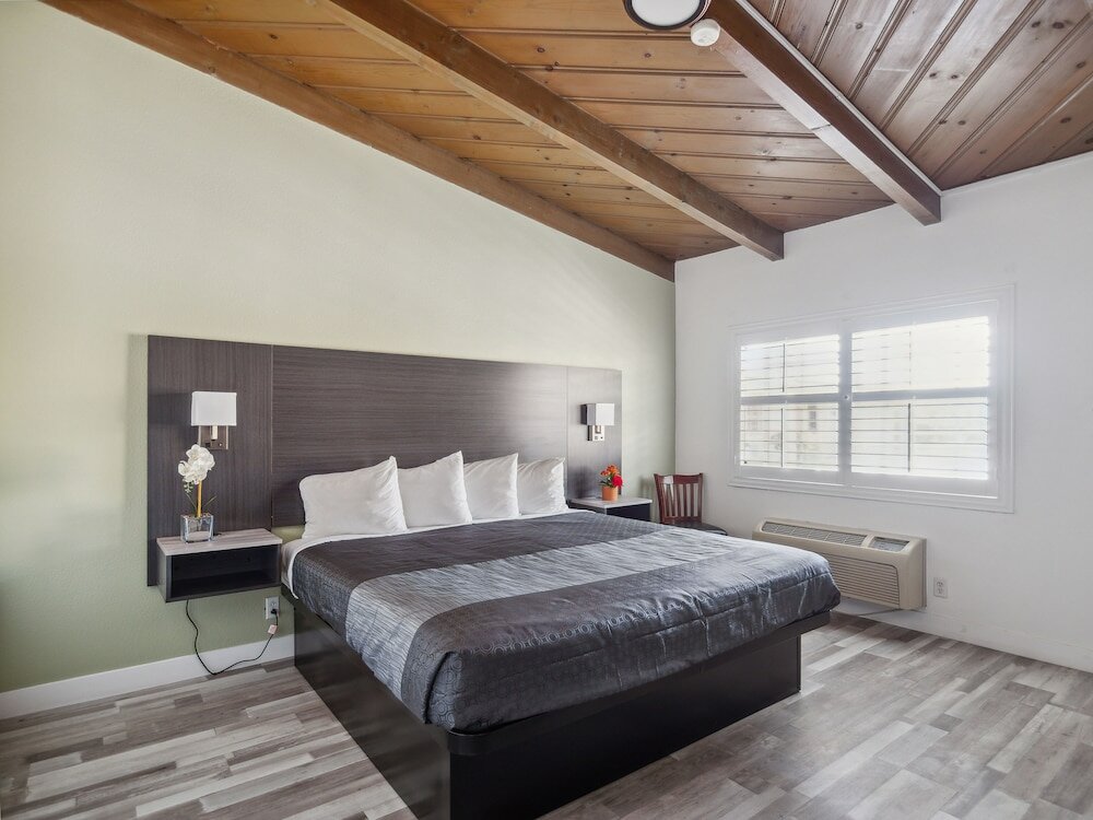 Фото Discovery Inn