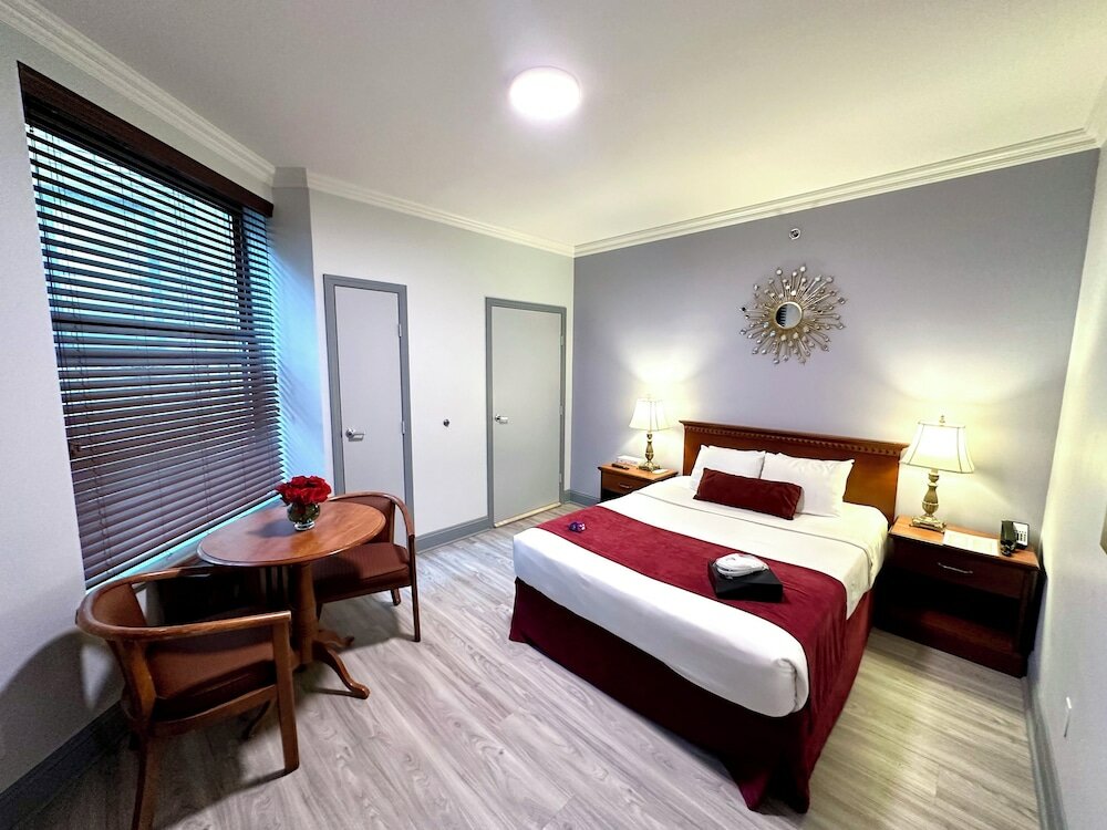 Фото Hotel St. James