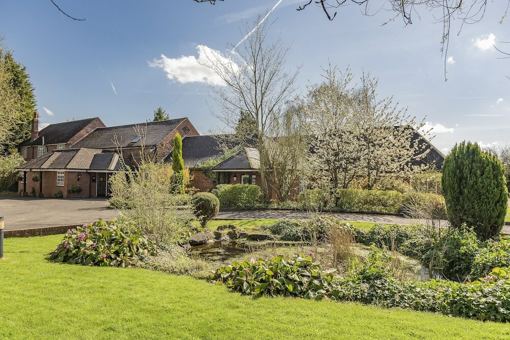 Фото Brook Marston Farm Hotel