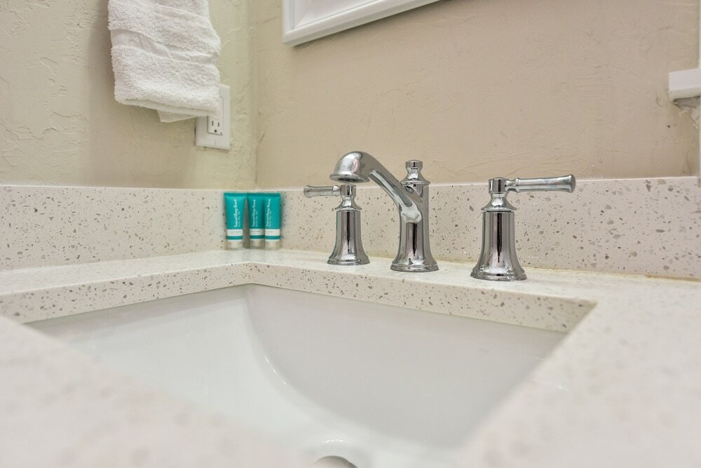 Фото Tropical Breeze Resort