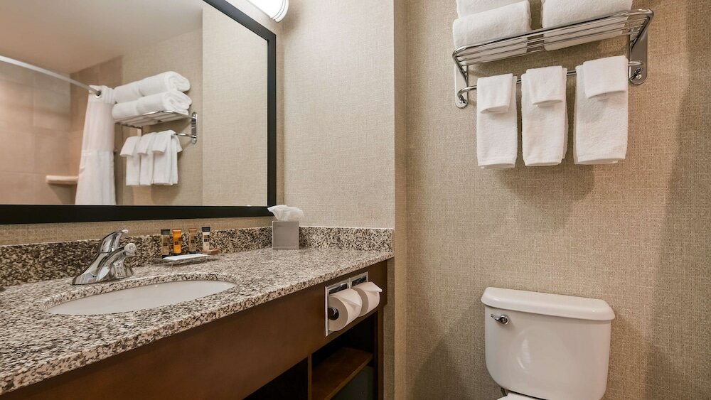 Фото Best Western Plus Service Inn & Suites