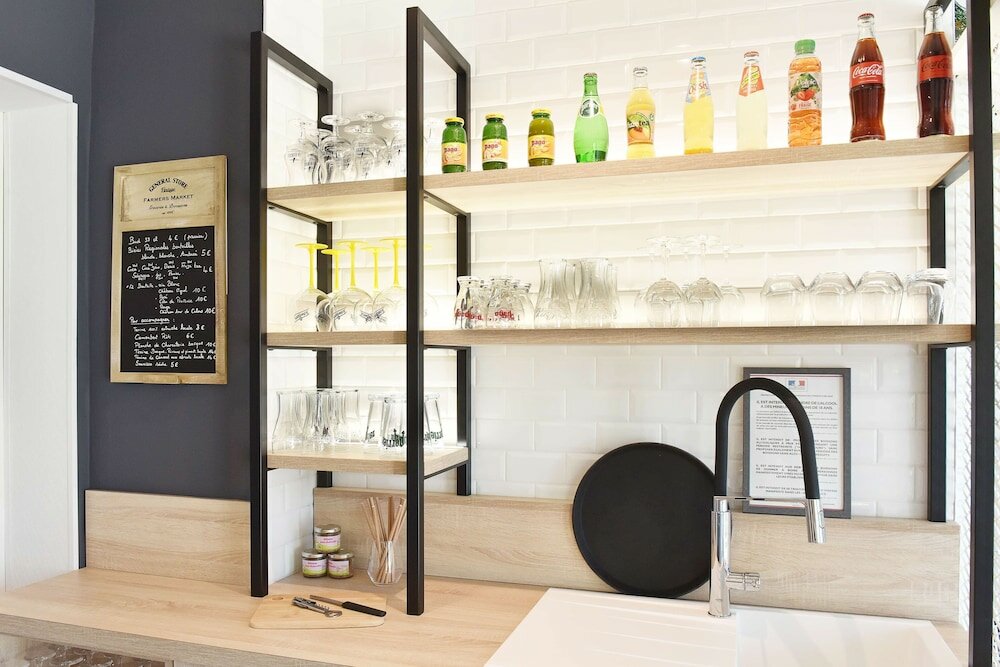 Фото Hôtel Kyriad La Rochelle Centre Ville