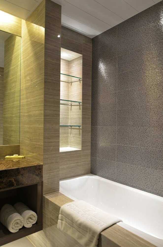 Фото Pearl Garden Hotel